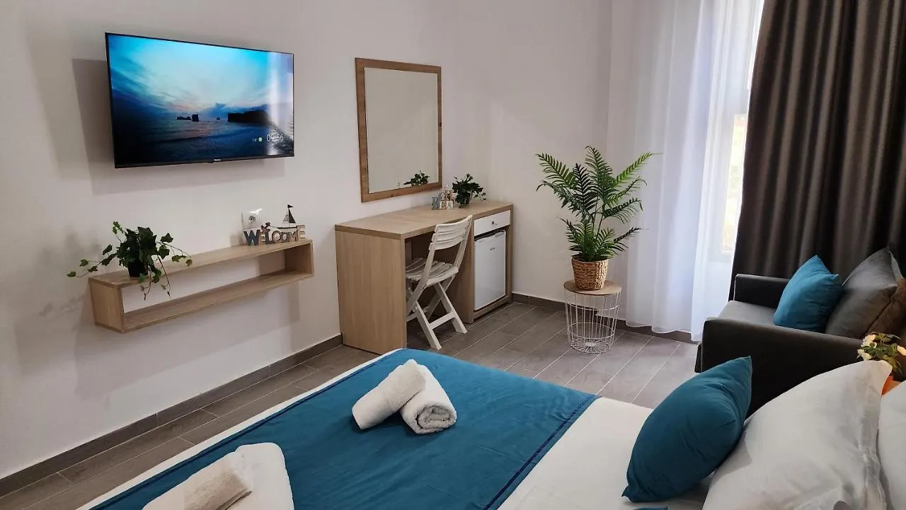 Solar Rooms And Apartments Himare