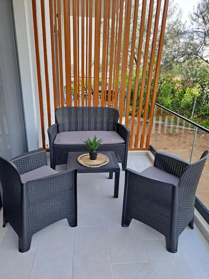 Solar Rooms And Apartments Himare