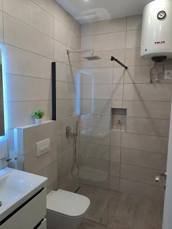 Solar Rooms And Apartments Himare